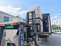Lòd kliyan Ostralyen nan etajè Steel pare pou chajman